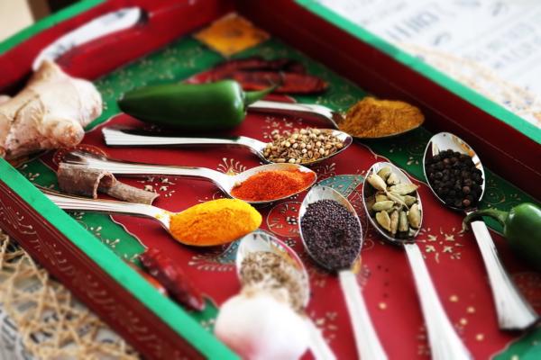 Aromatisch zum flachen Bauch: Diese 9 Gewürze helfen beim Abnehmen