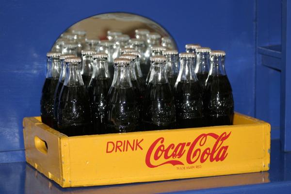 Vom Medikament zum Getränk: Die überraschende Geschichte der Cola