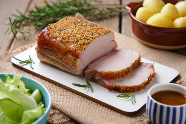 Klassischer Schweinebraten aus dem Ofen