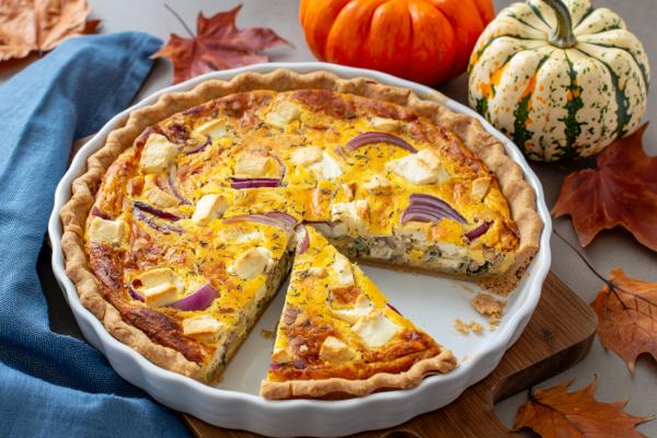 Knusprige Kürbis-Quiche mit würzigem Feta