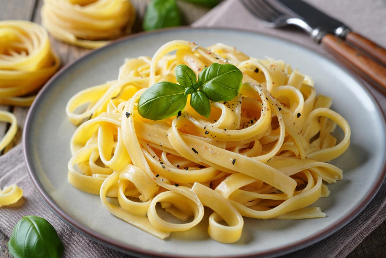 Italienische Pasta Alfredo mit nur 4 Zutaten