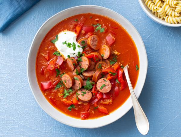Eintopf-Klassiker: Würstchengulasch in 30 Min.