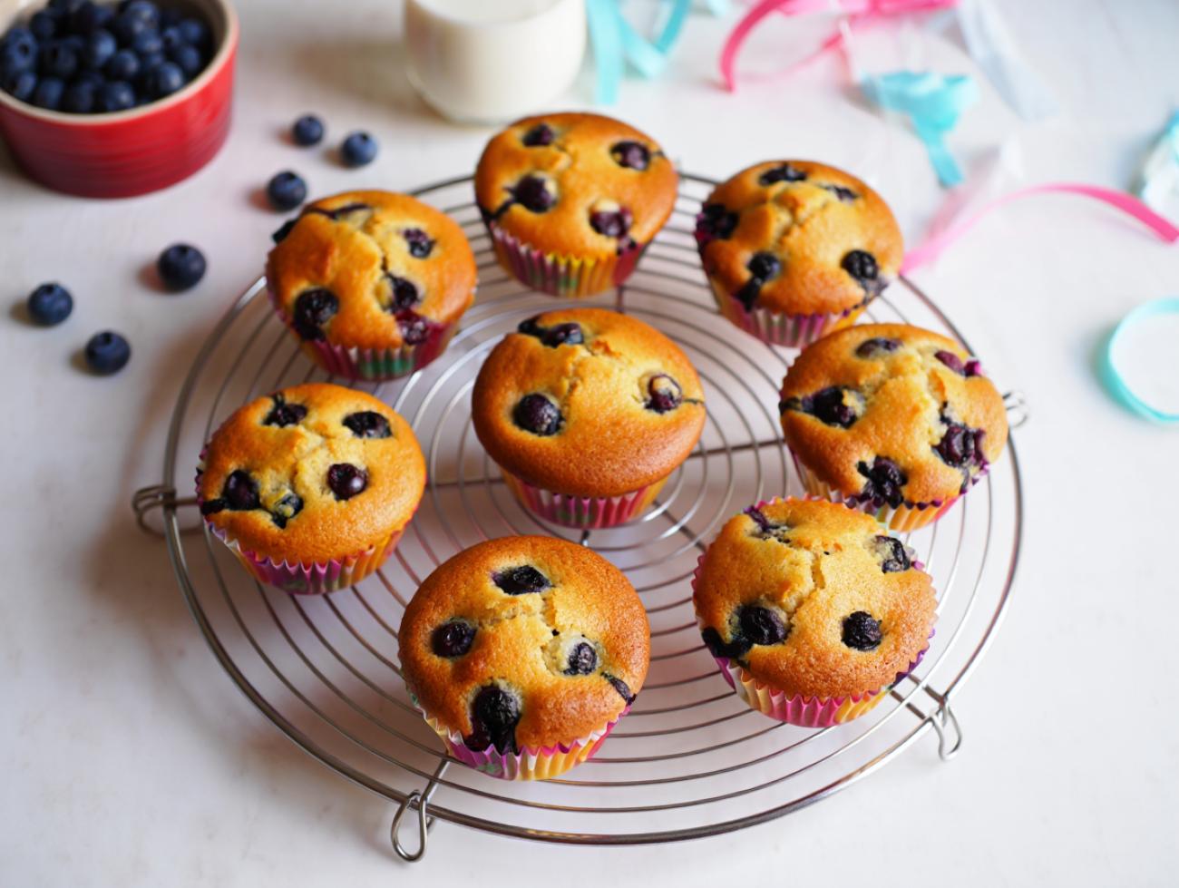Fluffige Blaubeertörtchen mit kinderleichtem Rezept